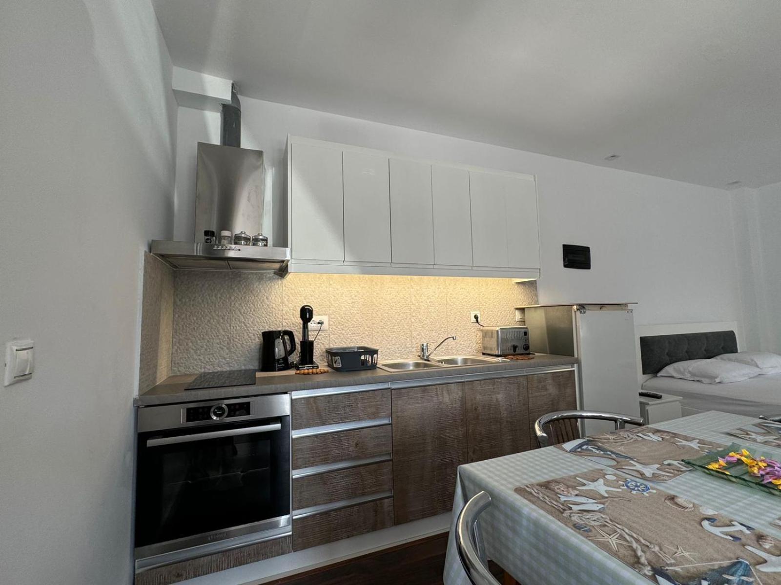 Sulozeqi Apartments Ksamil Exterior photo
